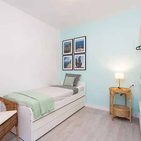 Nyaraló Live Guimar Piramides Chabaica